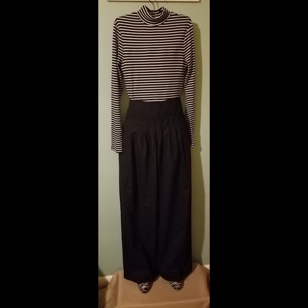 Max Studio Black Pleated Wide-Leg Pants - Size 6